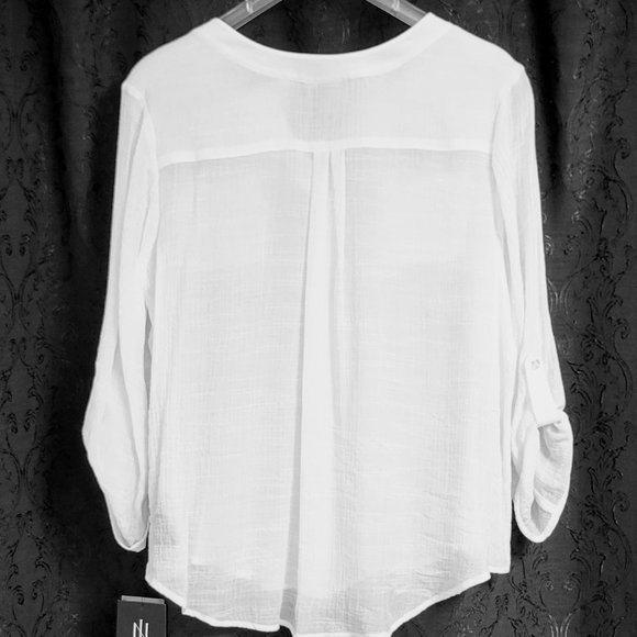 I.N. STUDIO  Gauzy White Button Down Blouse with Pockets & Shirttail Hem, Sz PL - Picture 2 of 11